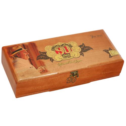 arturo fuente don carlos 90 anos arturo fuente don carlos 90 anos